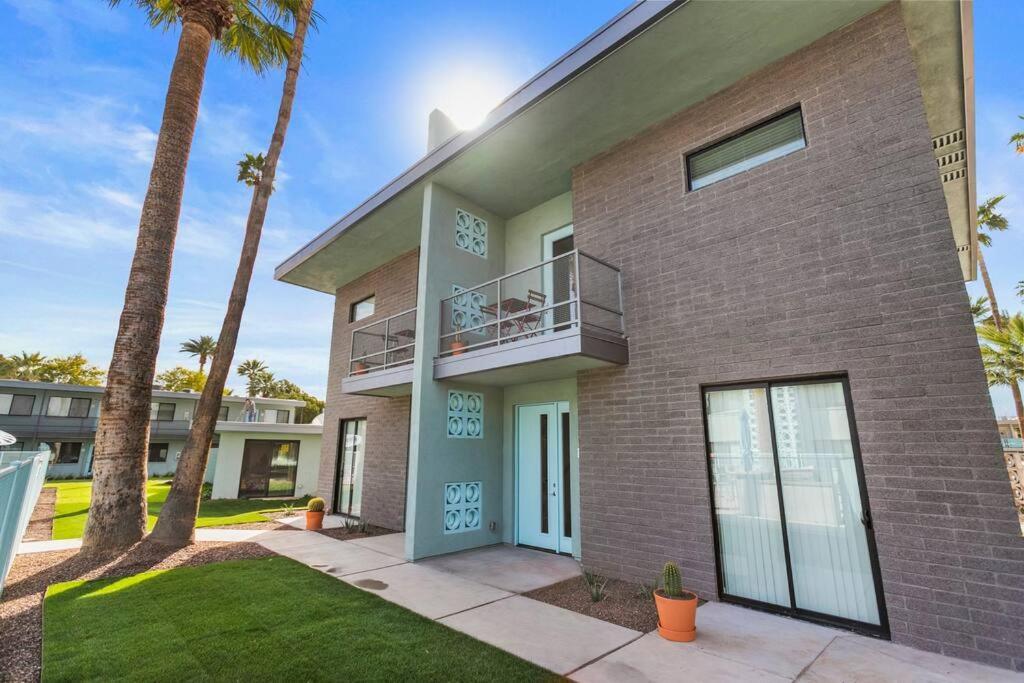 Micro Studio With Balcony & Pool View - Walk To Ot Scottsdale Exterior photo